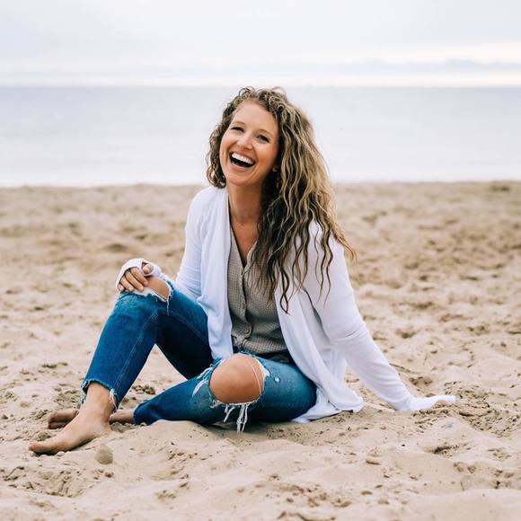 Meet your Posher, Emily - Picture 1 of 1